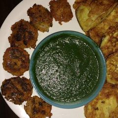 A picture of Amla (Gooseberry) and Cilantro Chutney.
