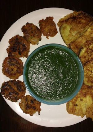 A picture of Amla (Gooseberry) and Cilantro Chutney.