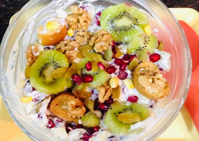 Recipe of Speedy Fruits &amp; Nuts Yogurt Salad