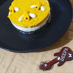 A picture of Honeybee no bake Mango Cheese Cake.