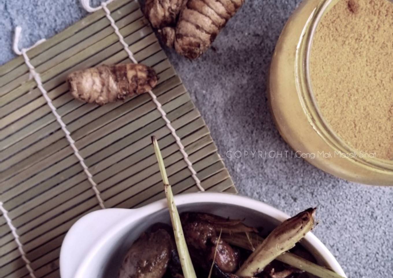 Hati ayam goreng kunyit dan kicap