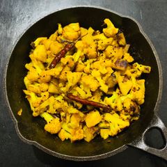 A picture of Fulgovi Aloo pan fry (Cauliflower & Potato fry).