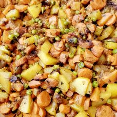 A picture of Lahsuni carrot peas.