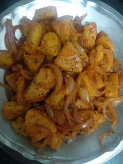 मसाला इडली फ्राई (masala idli fry recipe in Hindi) रेसिपी मुख्य फोटो