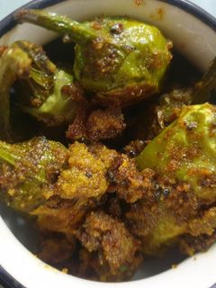 ભરેલા મરચા(Stuffed Marcha Recipe in Gujarati) રેસીપી મુખ્ય ફોટો