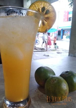 Foto resep Es jeruk peras syuegeeeeer