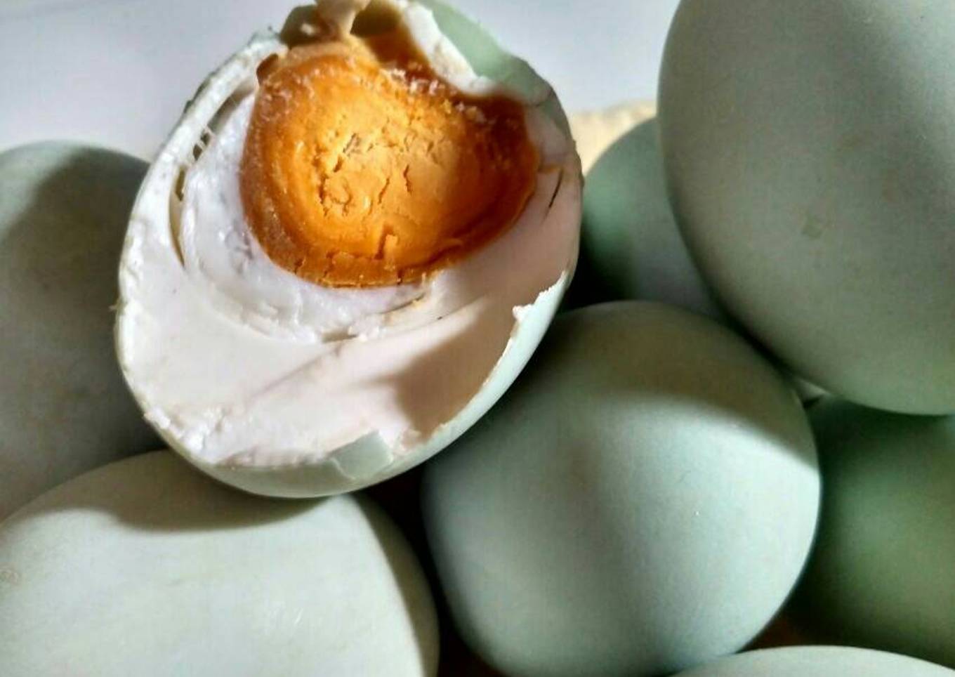 Telor bebek asin.. Ennaakkk, gurih, dan ga ribet