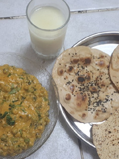 વ્હીટ ગાર્લિક નાન (Wheat Garlic Naan Recipe in Gujarati) રેસીપી મુખ્ય ફોટો