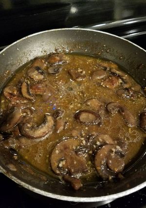 A picture of Sauteed mushrooms.
