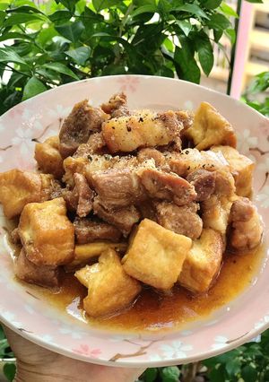 Hình của món Thịt kho đậu hũ.