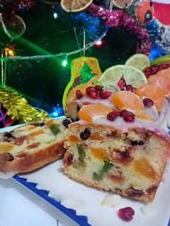 O poză a rețetei Chec din fructe confiate, ornat cu şerbet de portocale (de post).