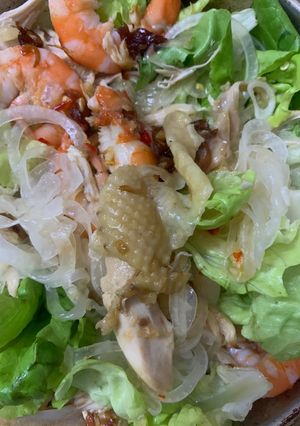 Hình của món Gỏi gà hành Tây.