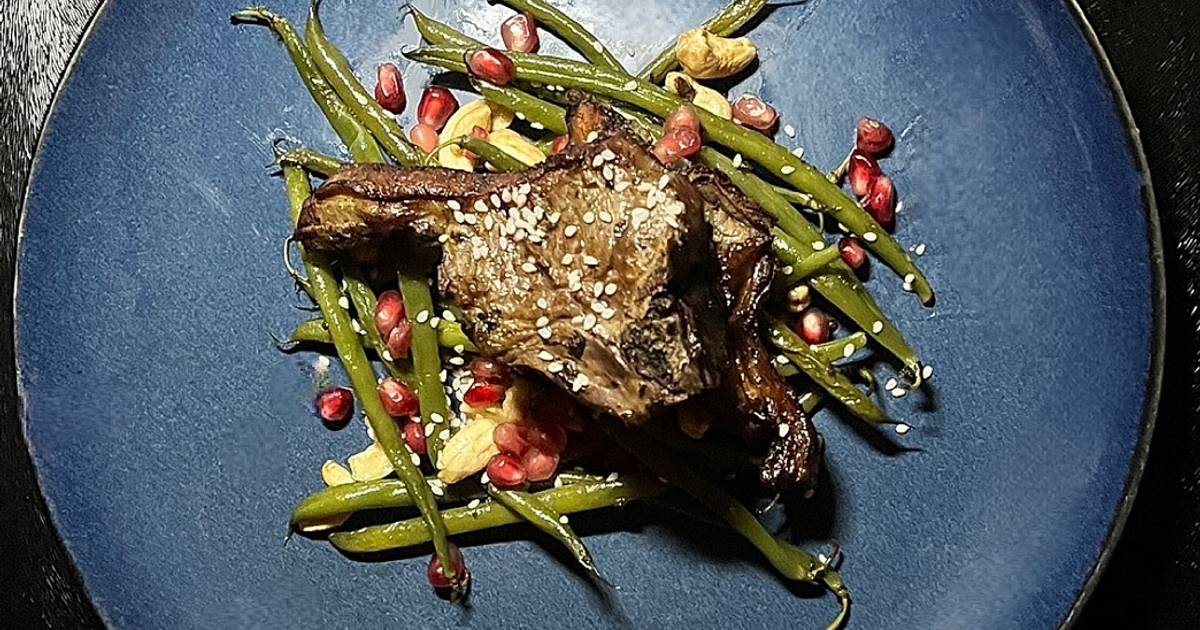 Asian lamb chops with fried beans and cashew nuts Recipe by RECIPES