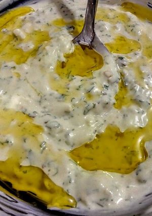 Una foto de SALSA De Cilantro y Queso con toque de Aceite de Oliva...!