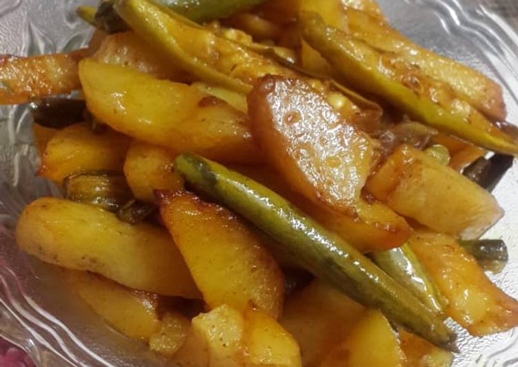 Recipe of Any-night-of-the-week Parwal aloo ki sabzi