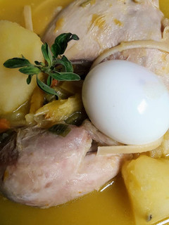 Una foto de Sopa de Pollo con verduras🇵🇪