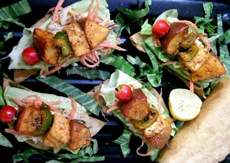 Apple paneer tikka papdi