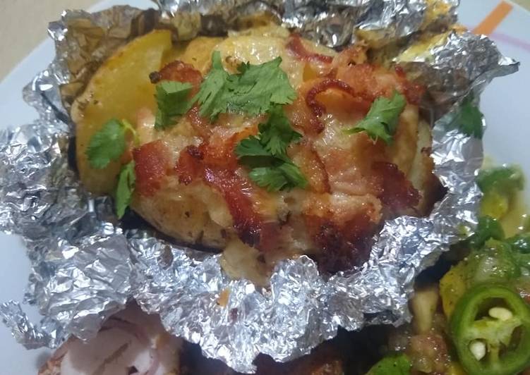 Papa al horno, con tocino y queso Receta de Erika López - Cookpad