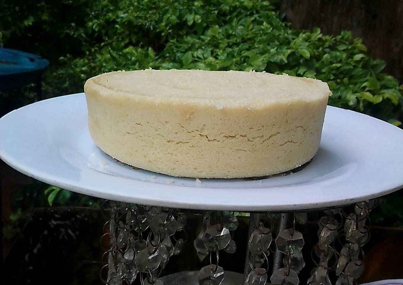 Simple steamed vanilla cake