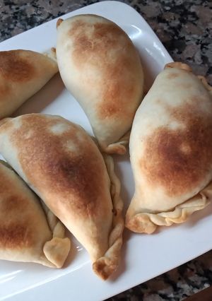 Una foto de Masa para empanadas de horno (tipo criollas) bien sequitas!!