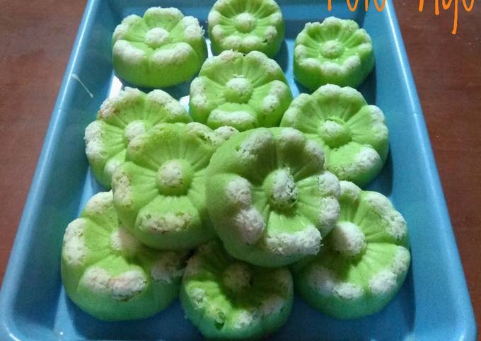 How to Prepare Yummy Kue Putu Ayu