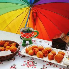 A picture of Mysore Bajji or Flour Fritters.