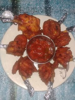 चिकन लॉलीपॉप (chicken lollipop recipe in marathi) रेसिपी चे मुख्य फोटो 