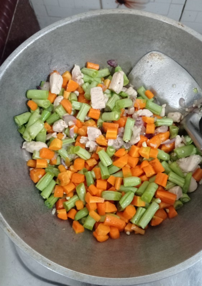 Foto resep Oseng buncis ayam wortel