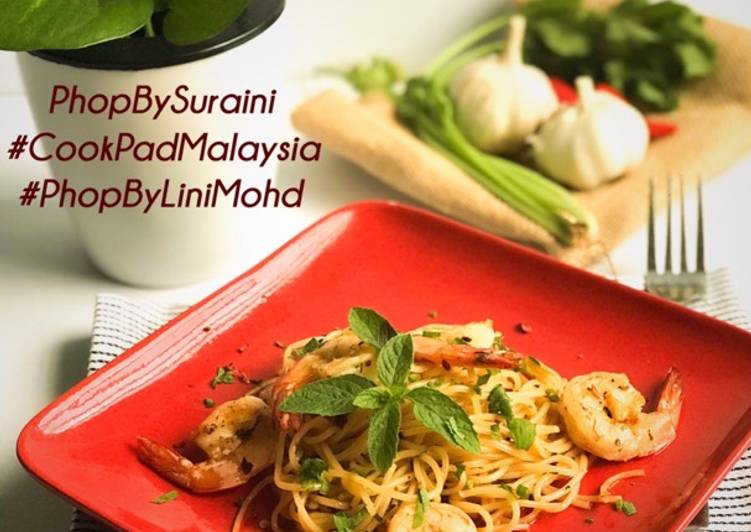 Langkah Langkah Memasak Easy Shrimp Aglio Olio #batch20 #phopbylinimohd yang Bergizi