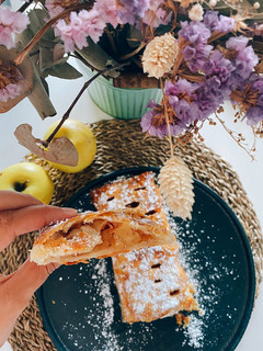 Una foto de Hojaldre de manzana y canela