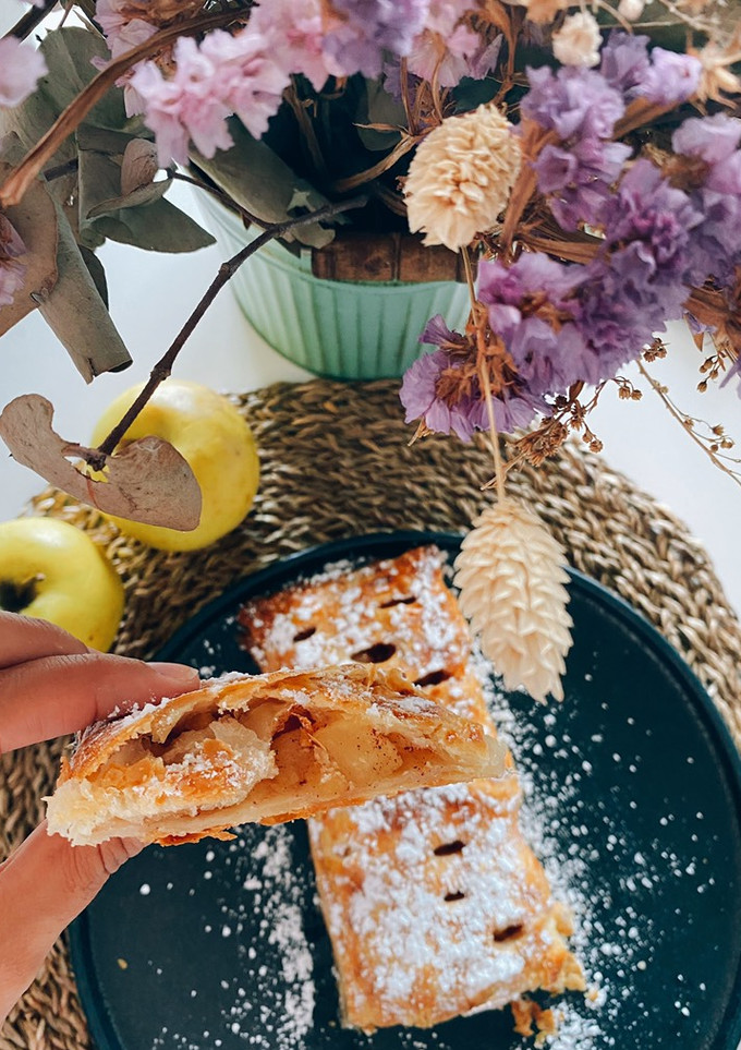 Una foto de Hojaldre de manzana y canela