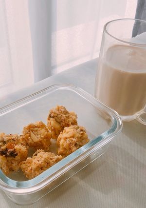 Hình của món Bánh táo yến mạch rang mật ong.