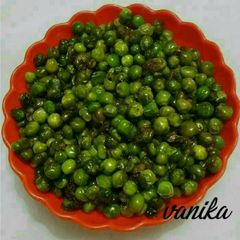 A picture of Chatpati matar (green peas).