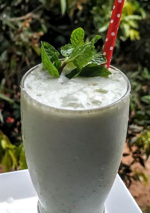 A picture of Pudina lassi.