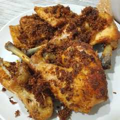 รูปของ Ayam Goreng (dan Tempe Goreng) Lengkuas