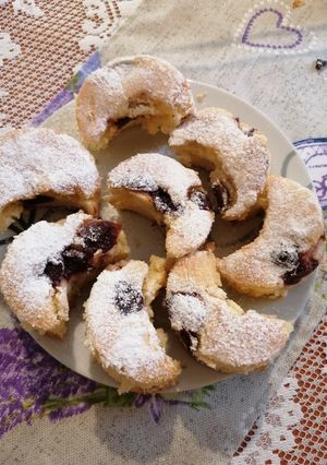 Kevert meggyes, félhold süti recept fotója