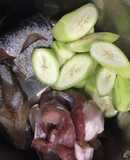 Cá chuối kho chuối