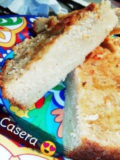 Una foto de Bizcocho esponjoso de harina de maíz 🌽🥧 😋 🤤