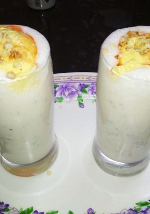 A picture of Mango Banana Ice-cream Shake.