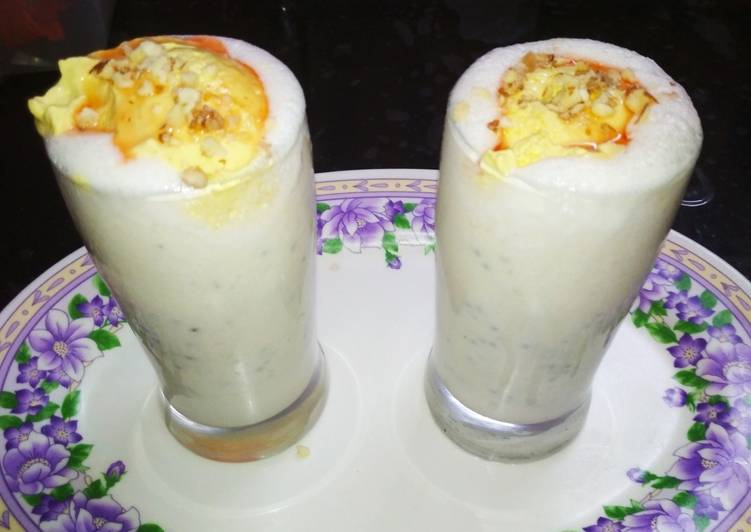 How to Prepare Super Quick Homemade Mango Banana Ice-cream Shake