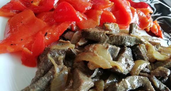 Como Hacer Asadura De Pollo Encebollada Con Pimiento Rojo Asado Cocinar En Casa<script async src=