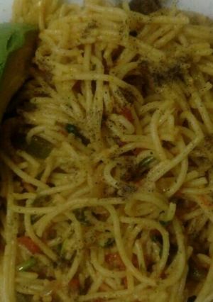 A picture of Spaghetti mix and ovacado.