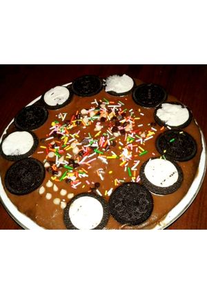 A picture of 6 spoon choco cake.