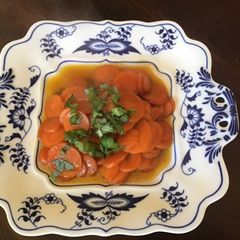 A picture of California Farm Glazed Winter Carrots with Honey.