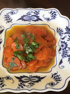 A picture of California Farm Glazed Winter Carrots with Honey.