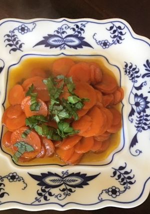 A picture of California Farm Glazed Winter Carrots with Honey.