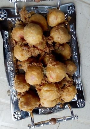 A picture of Yam balls.