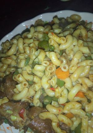 A picture of Jollof macaroni.
