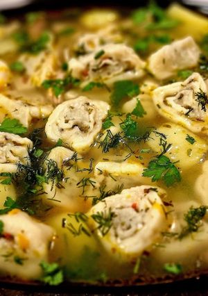Фото Суп з часниковими галушками.