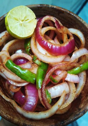 A picture of Lachha onion.